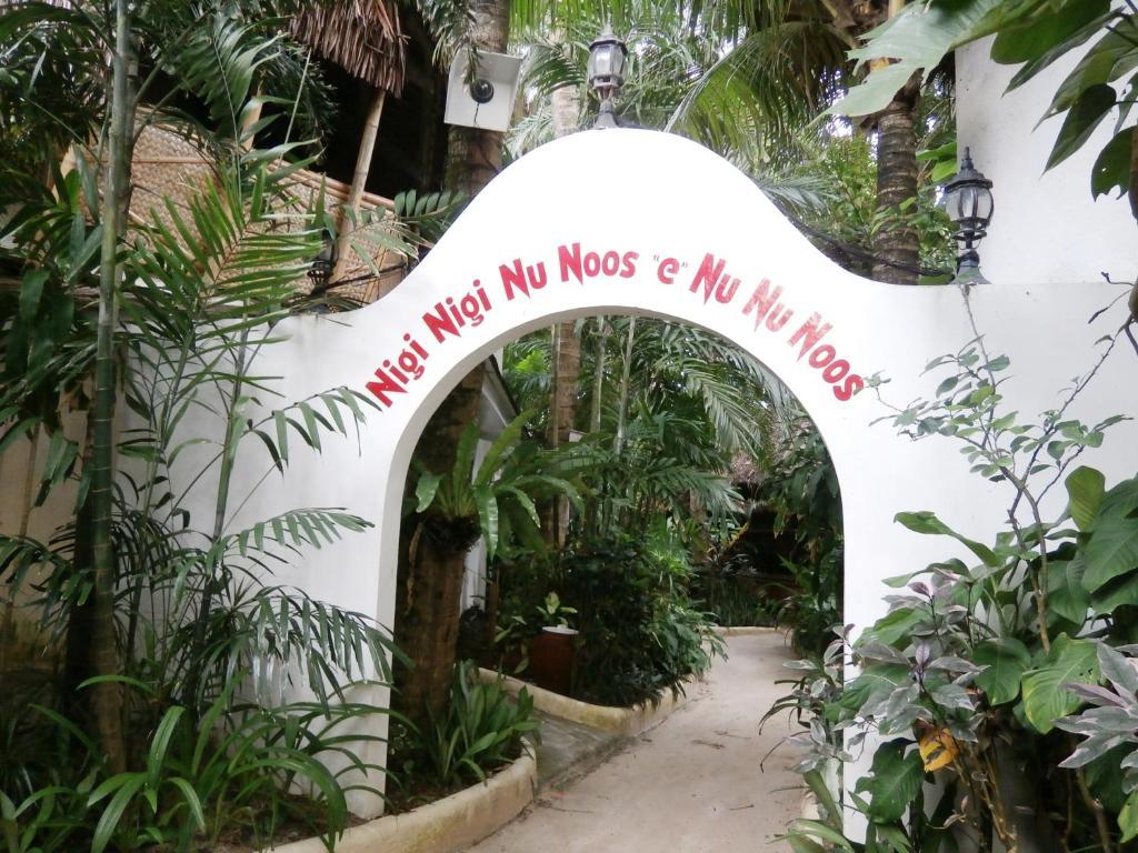 Nigi Nigi Nu Noos 'e' Nu Nu Noos Hotel Balabag  Eksteriør billede